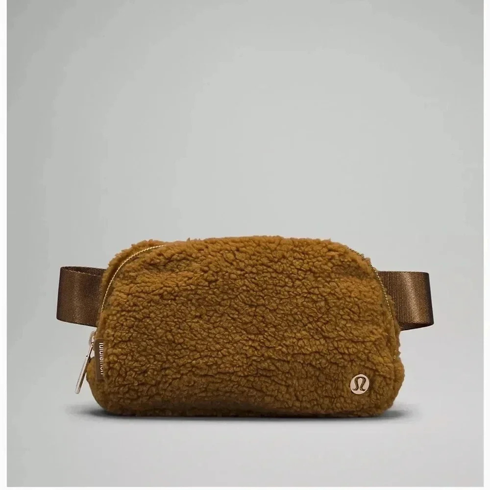 NWT! Lululemon Everywhere Fleece Belt Bag Burnt Caramel